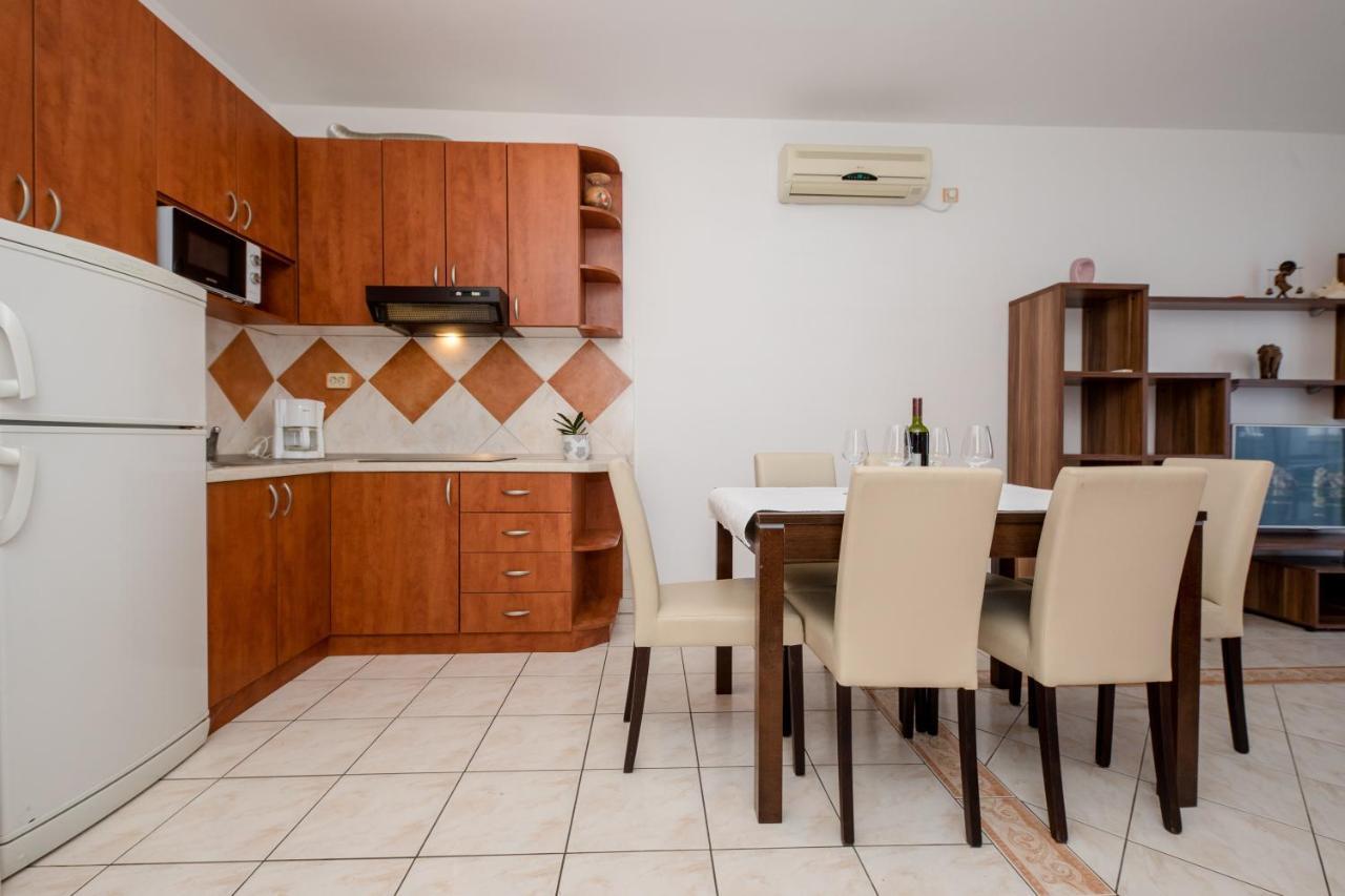 Apartments And Rooms By The Sea Supetarska Draga - Gornja, Rab - 11579 Exterior foto