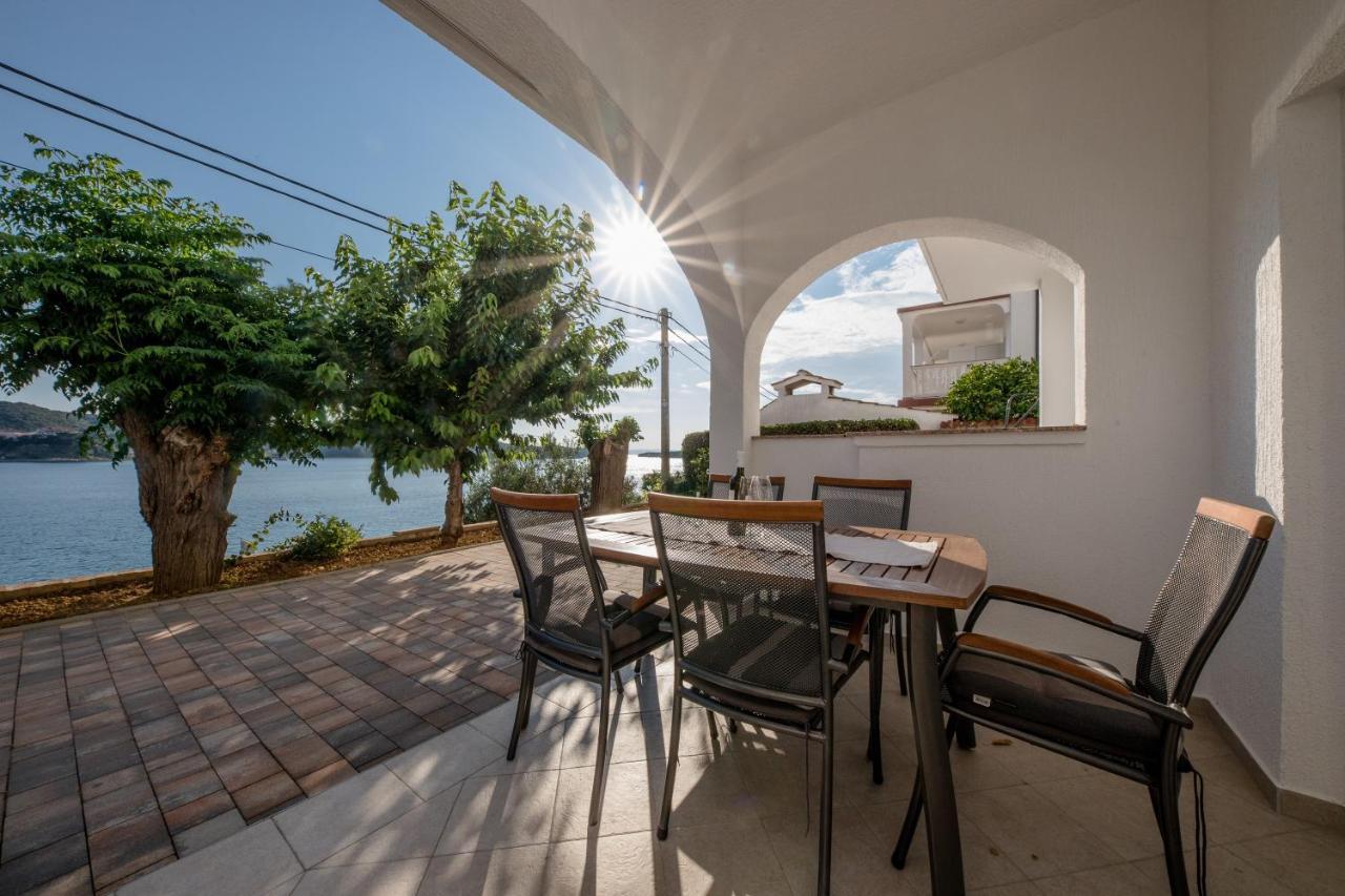 Apartments And Rooms By The Sea Supetarska Draga - Gornja, Rab - 11579 Exterior foto