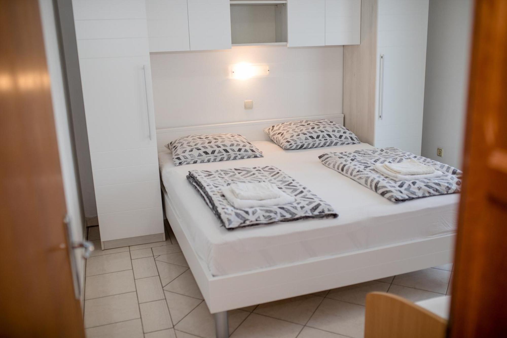 Apartments And Rooms By The Sea Supetarska Draga - Gornja, Rab - 11579 Cameră foto