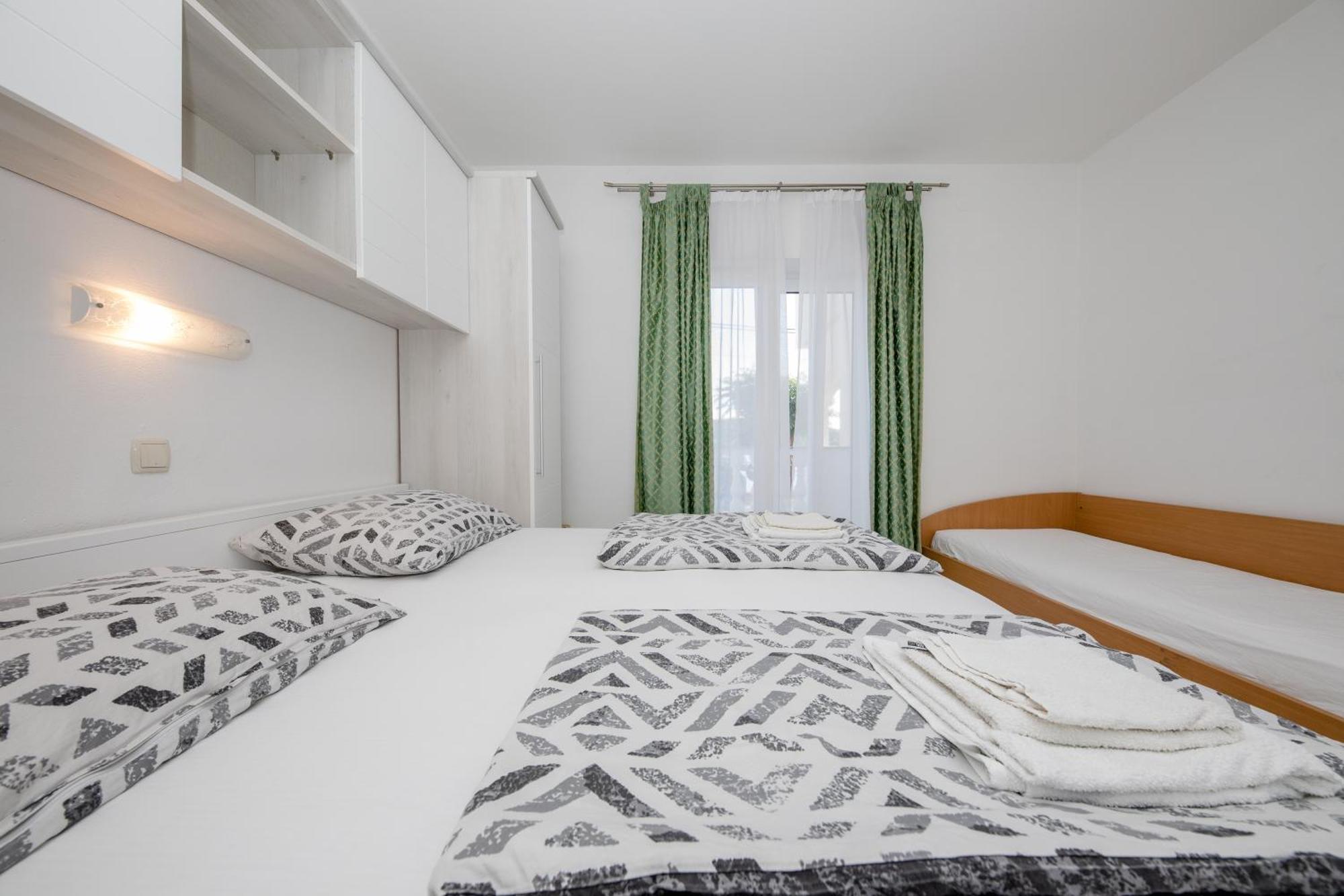 Apartments And Rooms By The Sea Supetarska Draga - Gornja, Rab - 11579 Cameră foto