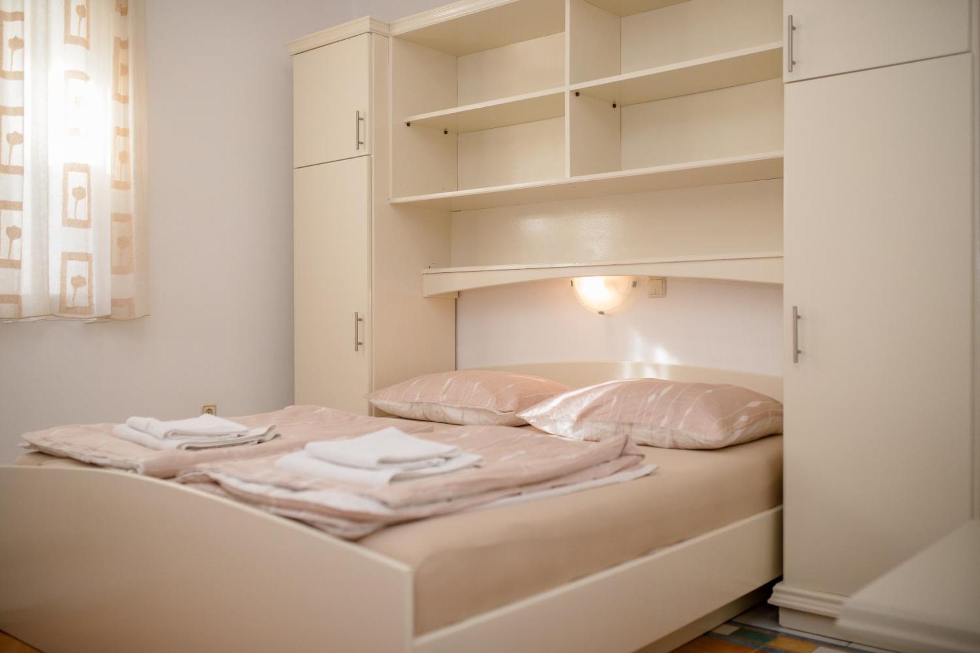 Apartments And Rooms By The Sea Supetarska Draga - Gornja, Rab - 11579 Cameră foto